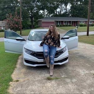 Meet your Posher, Melissa